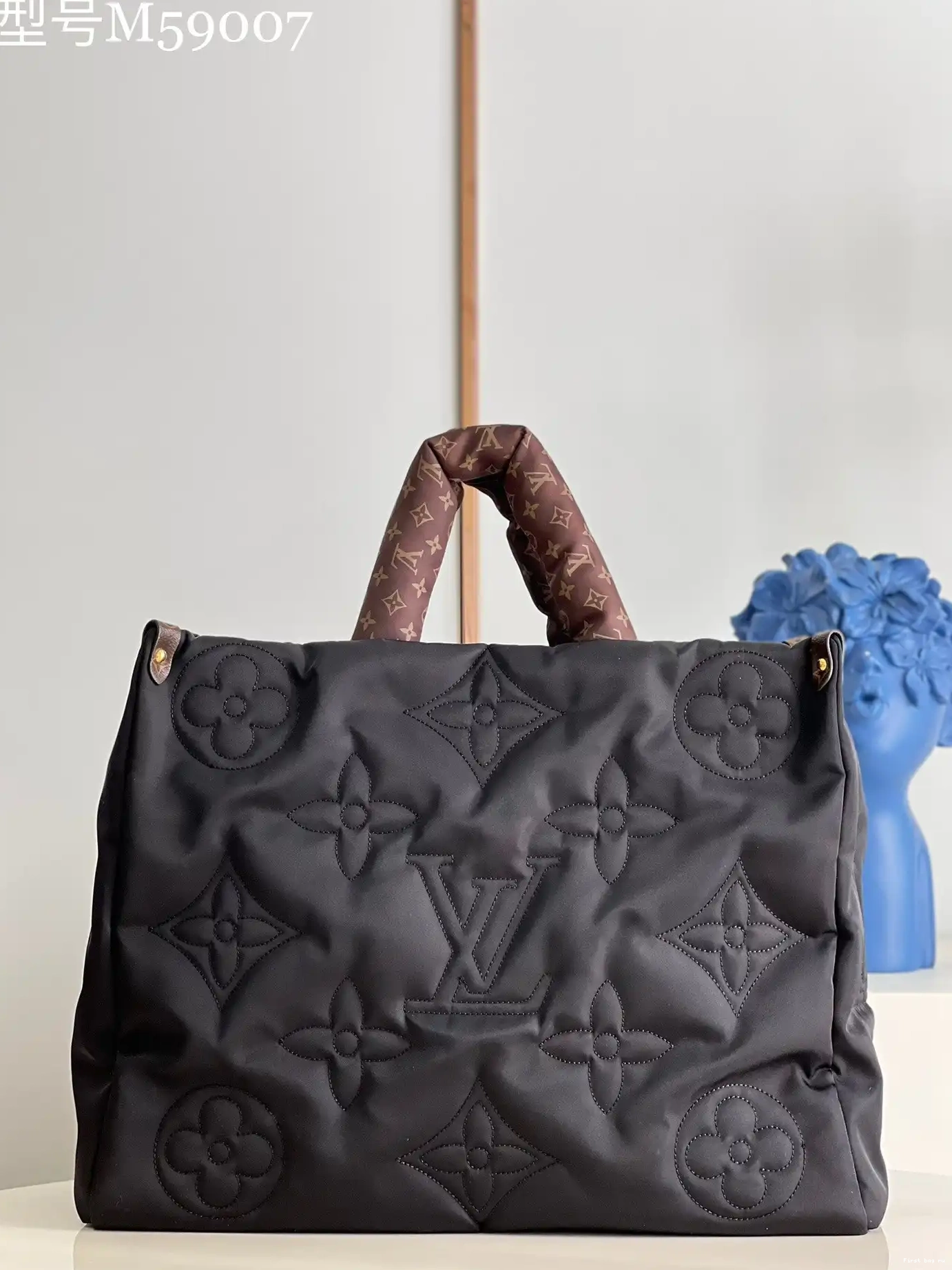 First bag ru VUITTON ONTHEGO GM LOUIS 0627